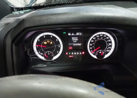 2021 Ram 1500 Classic Warlock 4X4 6'4 Box z USA, uszkodzony, nr VIN 1C6RR7GG5MS522987